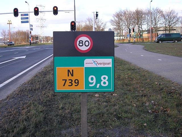 http://www.verkeersnet.nl/wp-content/uploads/2009/02/hectometerbord_n739_9k8_80-limiet_provincie_overijssel_hengelo.jpg