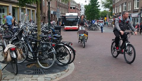 Twee studenten onderzochten parkeermaatregelen voor fietsers