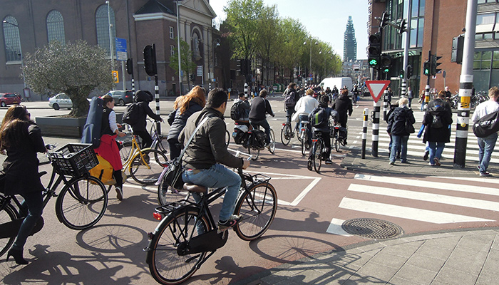Amsterdam zoekt meer ruimte voor de fietser - VerkeersNet