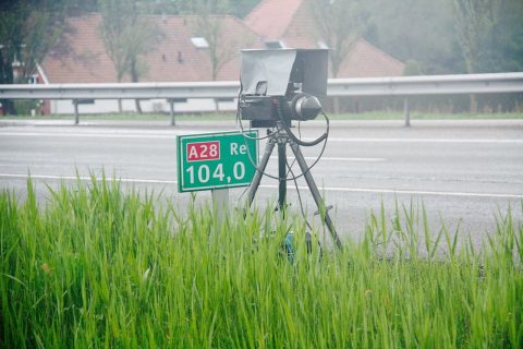 Flitser langs snelweg BEELD Wikimedia