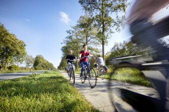 Actieve mobiliteit op fietspad in Noord-Holland (bron: prov N-H)