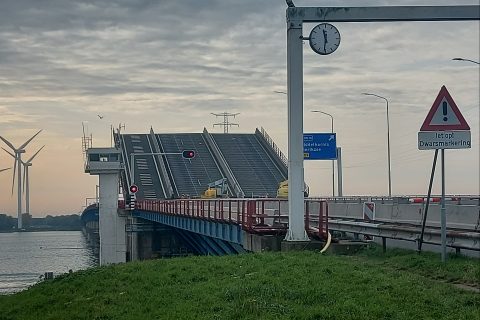 Haringvlietbrug, (bron: ANP)