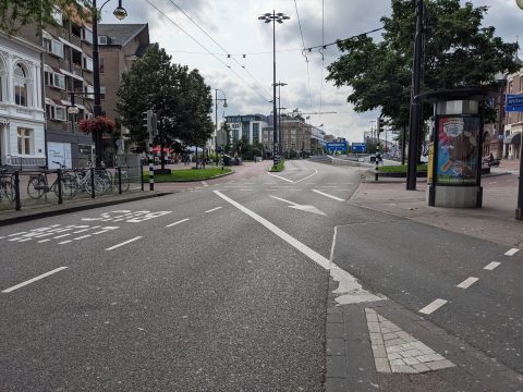 Wegen in binnenstad Arnhem, belijning voor buslijn