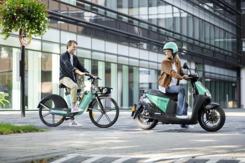 Deelfietsen en -scooters van TIER Mobility Netherlands (foto: TIER)