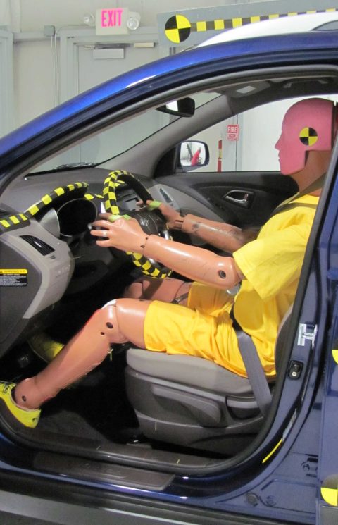 Virtuele crash dummy moet auto ook voor vrouwen veilig maken