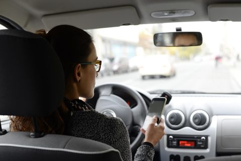 Telefoongebruik tijdens het autorijden