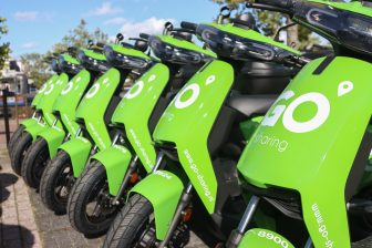 Groene deelscooters van Go Sharing