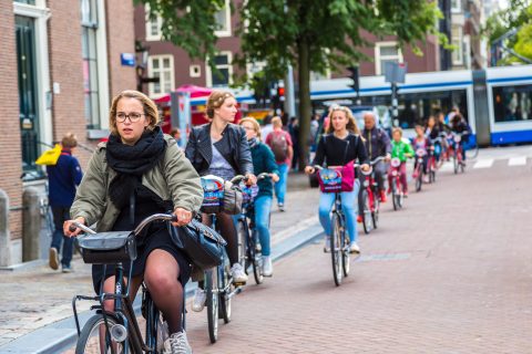Amsterdam fietsen vrouwen