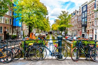 Foto van een gracht in de Amsterdamse Jordaan